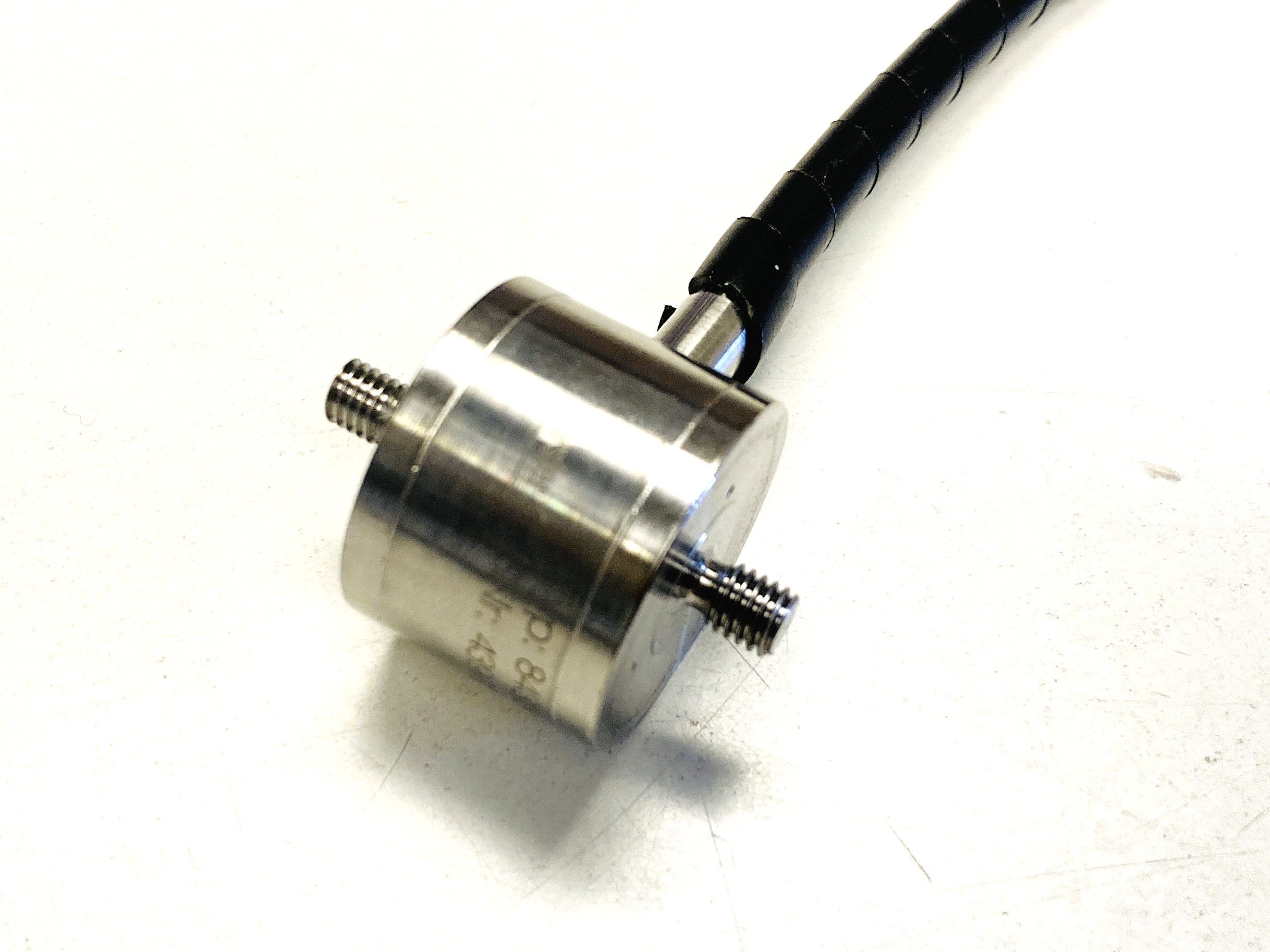 DMS-basierter Kraftsensor für Zug- und Druckmessung